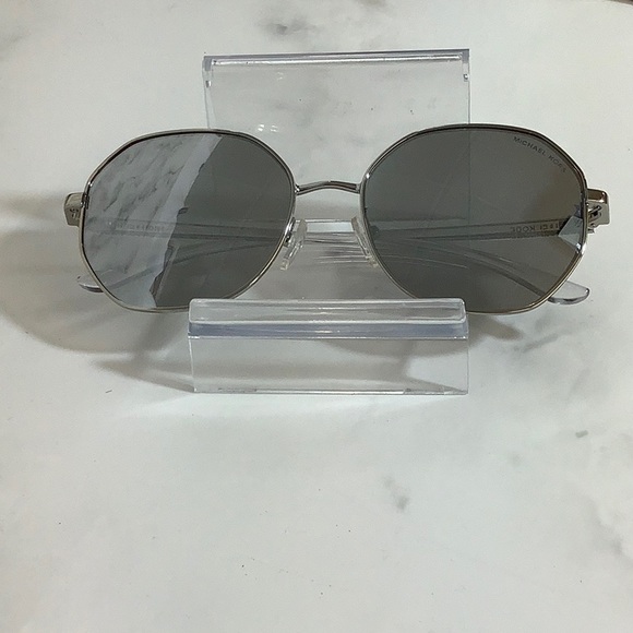 New Michael Kors Oahu Sunglasses Crystal - Picture 2 of 4